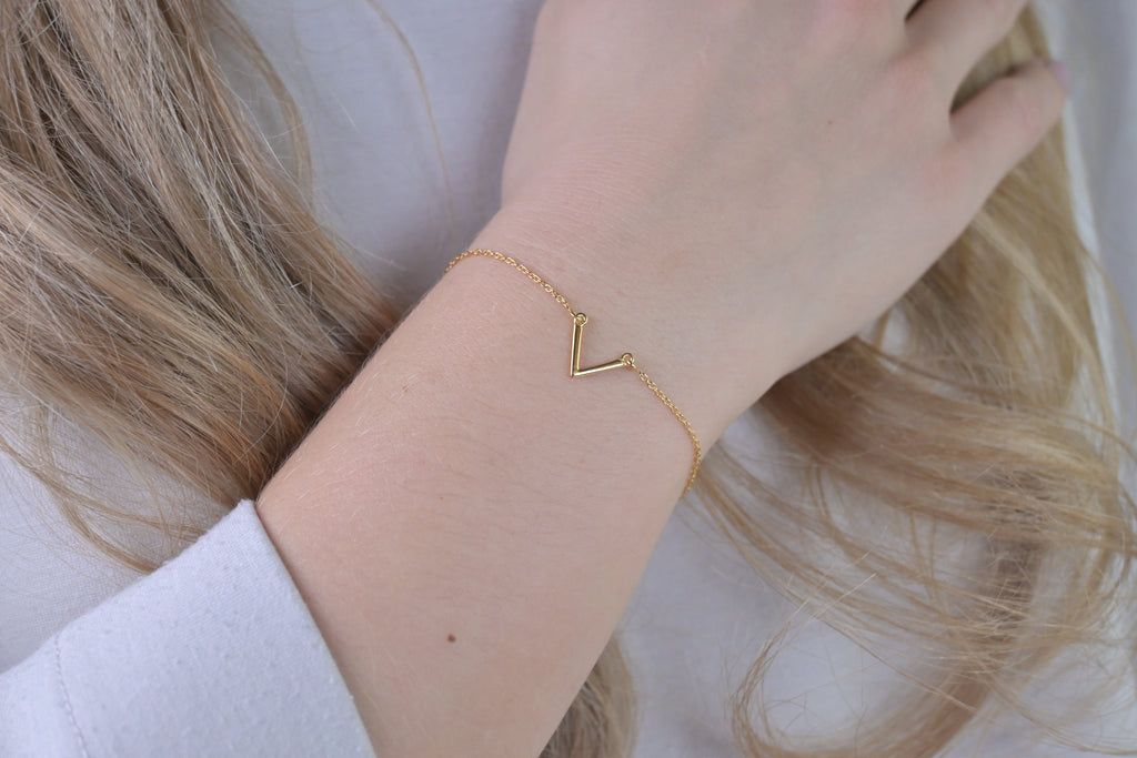 Strict V Bracelet Gold