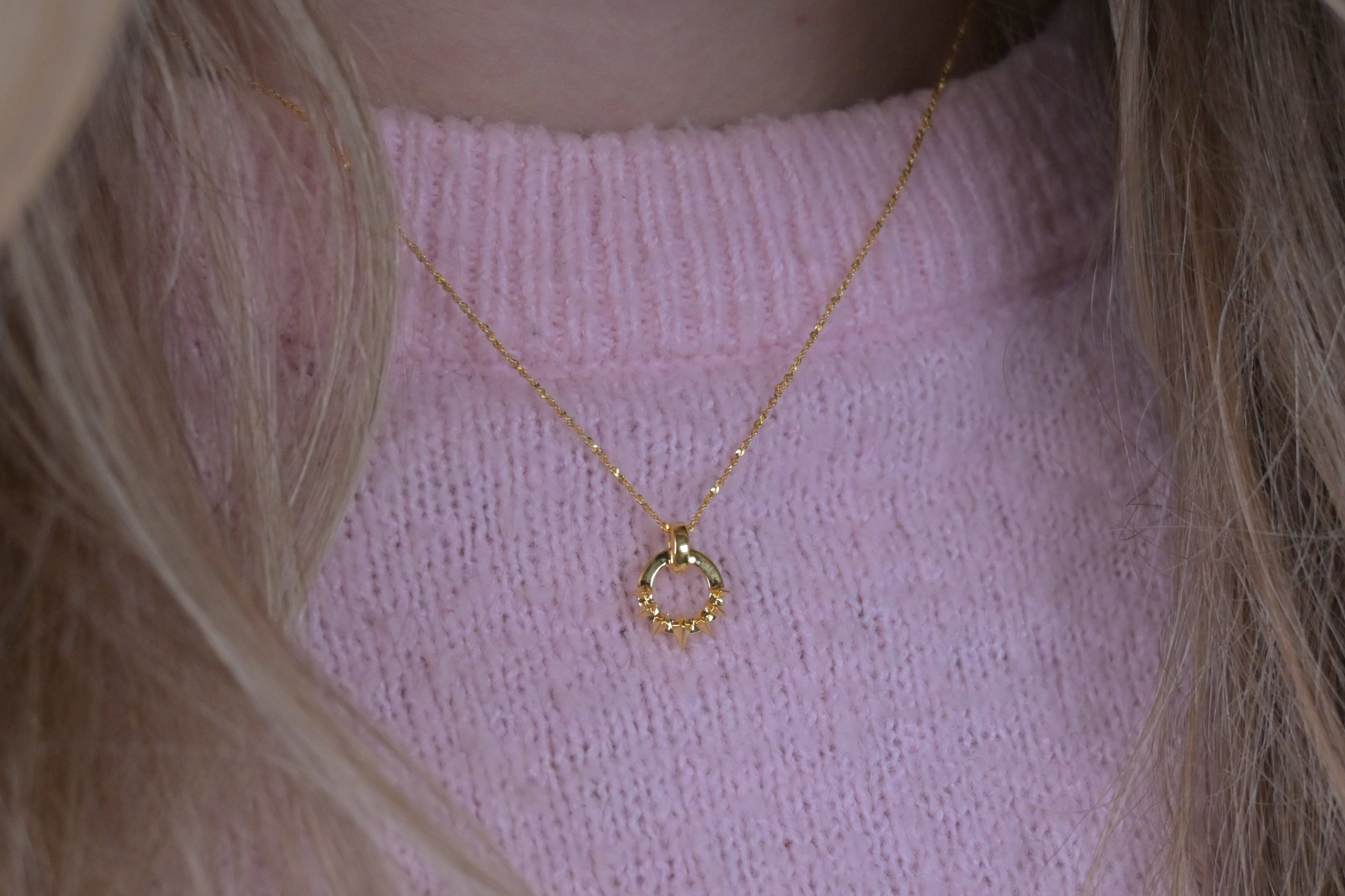 Uma Circle Necklace Gold